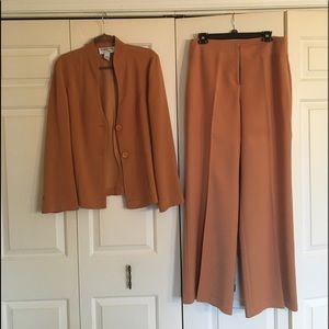 2 piece TOWER HILL COLLECTION Womens dress suit  (Yellow/Mustard ) Size 12 tall